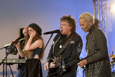 Kimberly Hertrampf, Dieter Hertrampf, Jocelyn B. Smith