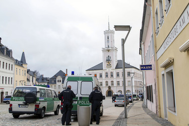 Protest und Gegenprotest: 2500 Menschen demonstrieren in Schneeberg