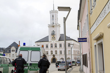 Protest und Gegenprotest: 2500 Menschen demonstrieren in Schneeberg