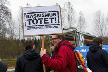 Protest und Gegenprotest: 2500 Menschen demonstrieren in Schneeberg
