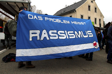 Protest und Gegenprotest: 2500 Menschen demonstrieren in Schneeberg