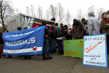 Protest und Gegenprotest: 2500 Menschen demonstrieren in Schneeberg