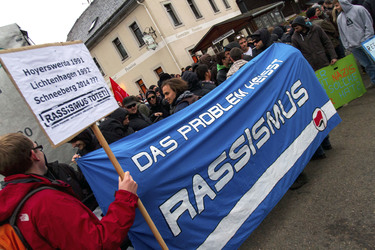 Protest und Gegenprotest: 2500 Menschen demonstrieren in Schneeberg