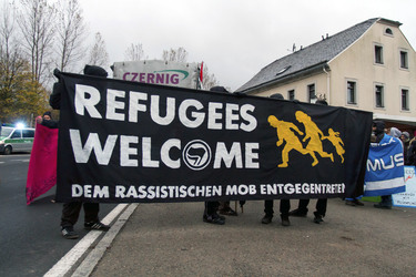 Protest und Gegenprotest: 2500 Menschen demonstrieren in Schneeberg