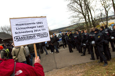 Protest und Gegenprotest: 2500 Menschen demonstrieren in Schneeberg