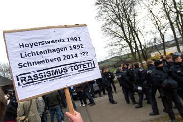 Protest und Gegenprotest: 2500 Menschen demonstrieren in Schneeberg