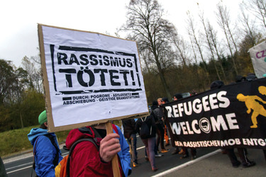 Protest und Gegenprotest: 2500 Menschen demonstrieren in Schneeberg