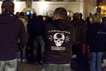 Protest und Gegenprotest: 2500 Menschen demonstrieren in Schneeberg