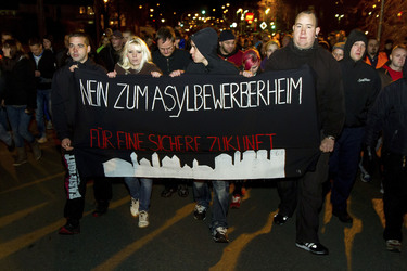 Protest und Gegenprotest: 2500 Menschen demonstrieren in Schneeberg