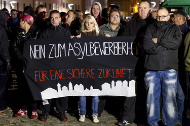 Protest und Gegenprotest: 2500 Menschen demonstrieren in Schneeberg