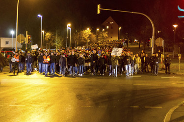 Protest und Gegenprotest: 2500 Menschen demonstrieren in Schneeberg