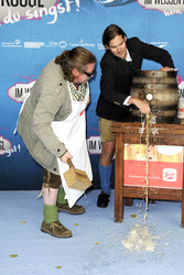'Im Weissen Rössl - Wehe, du singst!' Premiere, Berlin