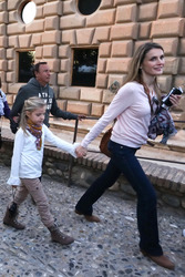 Prinz Felipe und Famile besuchen Grananda