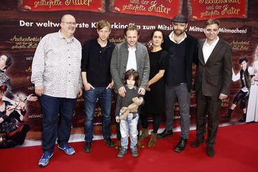 'Aschenbrödel und der gestiefelte Kater' Premiere, Berlin