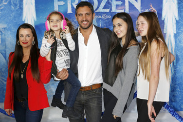 Kyle Richards mit Ehemann Mauricio Umansky und Töchtern Alexia, Sophia und Portia