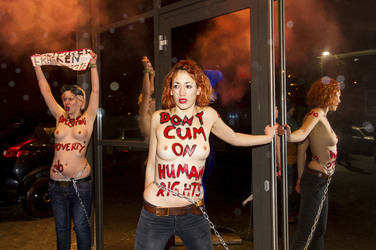 Femen Aktivistinnen stürmen das Bordell 'Artemis', Berlin