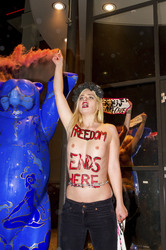 Femen Aktivistinnen stürmen das Bordell 'Artemis', Berlin