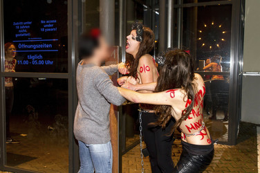 Femen Aktivistinnen stürmen das Bordell 'Artemis', Berlin