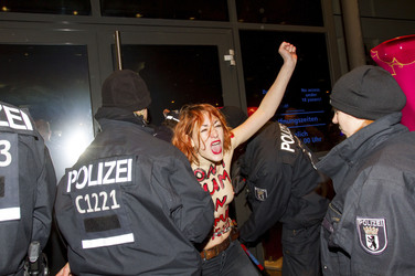 Femen Aktivistinnen stürmen das Bordell 'Artemis', Berlin