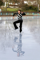 Norbert Schramm beim Eiskunstlauftraining für Kinder, Hamburg
