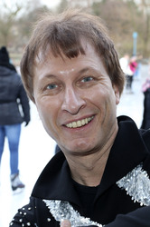 Norbert Schramm beim Eiskunstlauftraining für Kinder, Hamburg