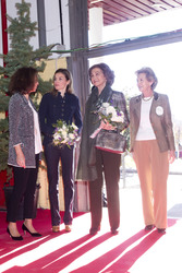 Königin Sophia und Prnzessin Letizia auf dem 'Nuevo Futuro' Weihnachtsmarkt, Madrid