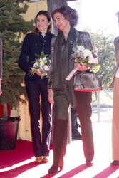 Königin Sophia und Prnzessin Letizia auf dem 'Nuevo Futuro' Weihnachtsmarkt, Madrid