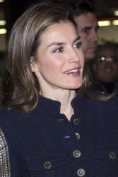 Königin Sophia und Prnzessin Letizia auf dem 'Nuevo Futuro' Weihnachtsmarkt, Madrid