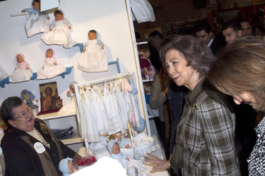 Königin Sofia und Prnzessin Letizia auf dem 'Nuevo Futuro' Weihnachtsmarkt, Madrid
