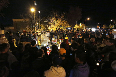 Fans am Unfallort von Paul Walker