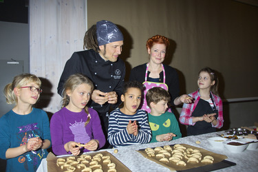 Weihnachtsplätzchen backen mit Kindern, Berlin