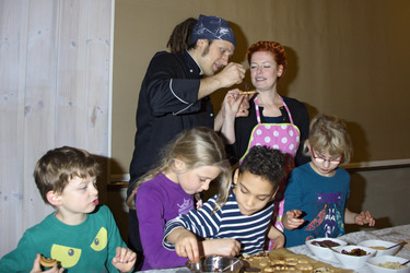 Weihnachtsplätzchen backen mit Kindern, Berlin