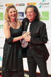 Chris Andrews mit Begleitung
