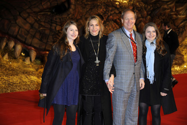 John B. Emerson mit gattin Kimberly Marteau Emerson und Töchtern Taylor und Hayley