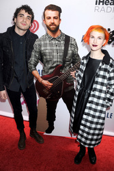 Taylor York, Hayley Williams (Paramore)