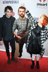 Taylor York, Hayley Williams (Paramore)