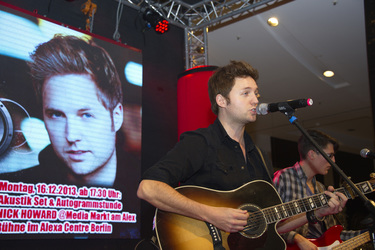 Nick Howard Akustikset und Autogrammstunde, Berlin