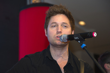 Nick Howard Akustikset und Autogrammstunde, Berlin