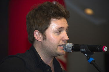 Nick Howard Akustikset und Autogrammstunde, Berlin