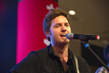 Nick Howard Akustikset und Autogrammstunde, Berlin