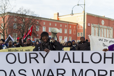 Mahnwache und Demo zum Todestag von Oury Jalloh, Dessau-Roßlau