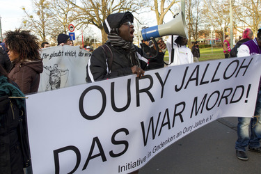 Mahnwache und Demo zum Todestag von Oury Jalloh, Dessau-Roßlau