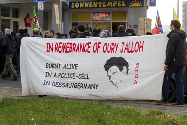 Mahnwache und Demo zum Todestag von Oury Jalloh, Dessau-Roßlau