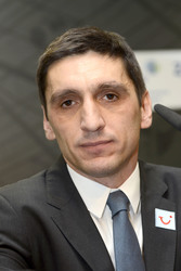 Hannover 96 präsentiert Cheftrainer Tayfun Korkut, Hannover