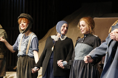 'Roter Hahn im Biberpelz' Premiere, Berlin