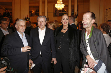 'Roter Hahn im Biberpelz' Premiere, Berlin