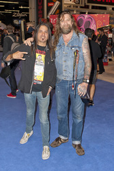 Carlos Cruz, Chris Holmes