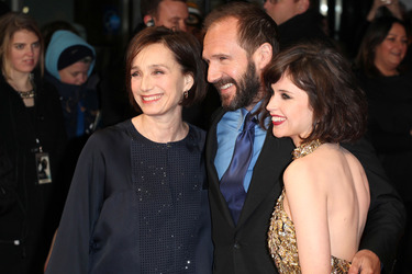 Kristin Scott Thomas, Ralph Fiennes, Felicity Jones