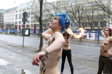Femen Proteste vor der Russischen Botschaft, Berlin