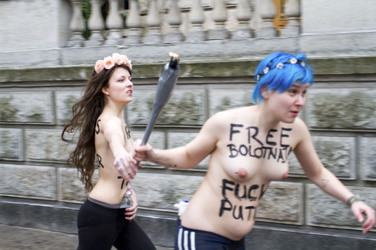Femen Proteste vor der Russischen Botschaft, Berlin